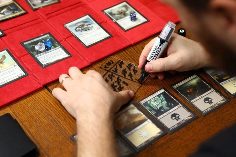 Quiver Time Citadel Bloc de deck vert pour Magic : The Gathering Cards et autres jeux TCG – Boîte de rangement Premium Commander, boîte de rangement pour cartes, dés et jetons, séparateur Quiver Time Citadel Bloc de deck vert pour Magic : The Gathering Cards et autres jeux TCG – Boîte de rangement Premium Commander, boîte de rangement pour cartes, dés et jetons, séparateur