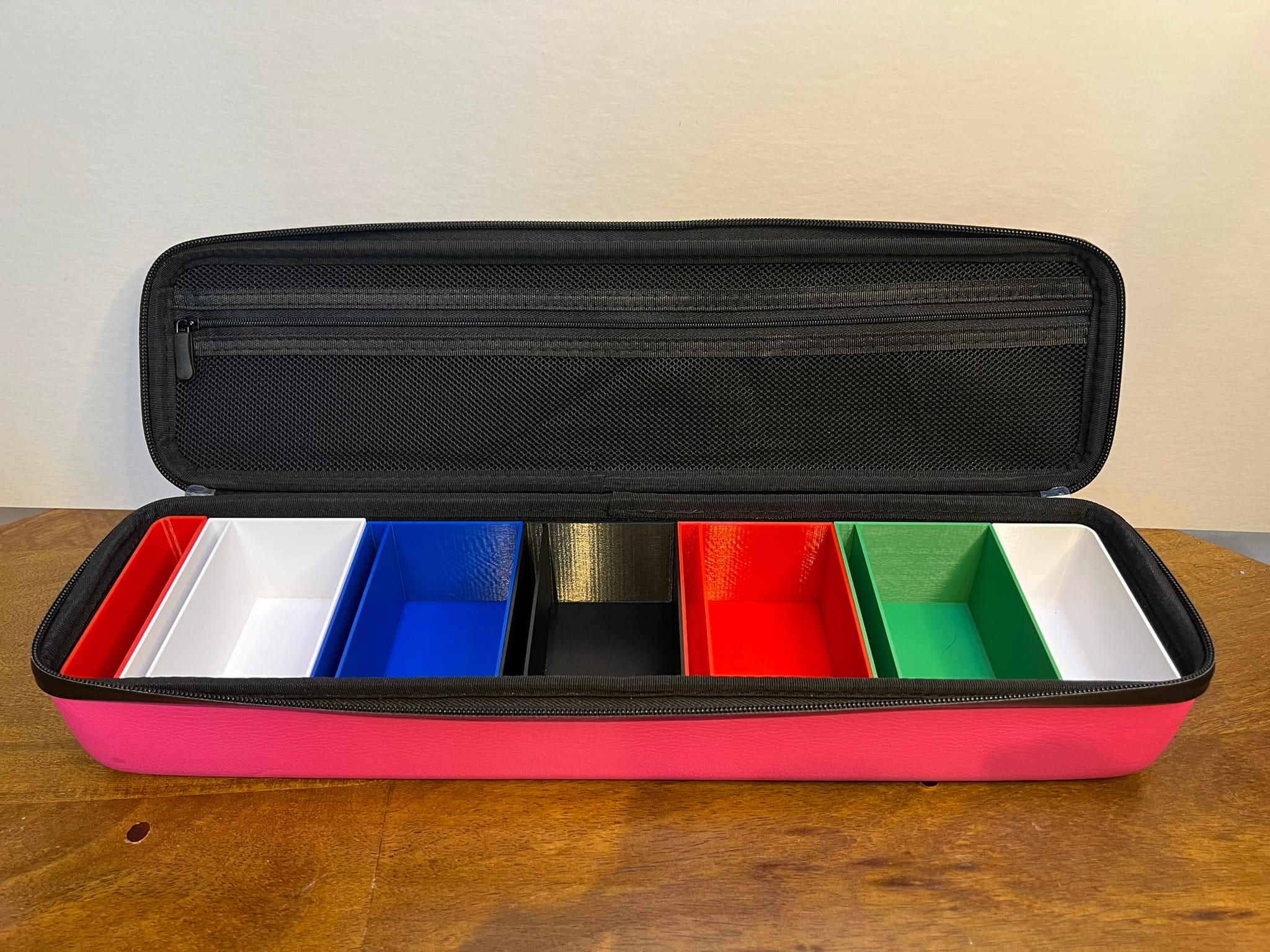 Pink Quiver with Nock Deck Blocks for 100 Single Sleeved Cards